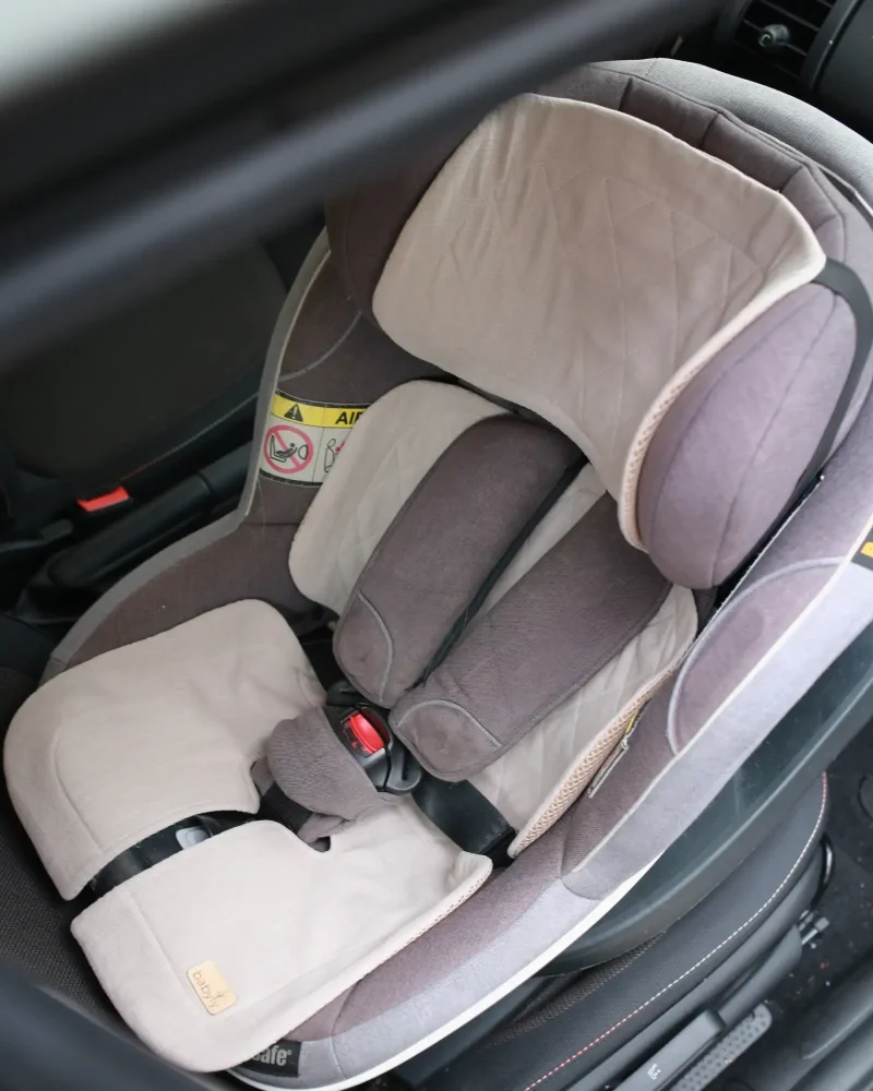 BabyLy Insert antitranspiratie din in pentru scaun auto design 3D respirabil
