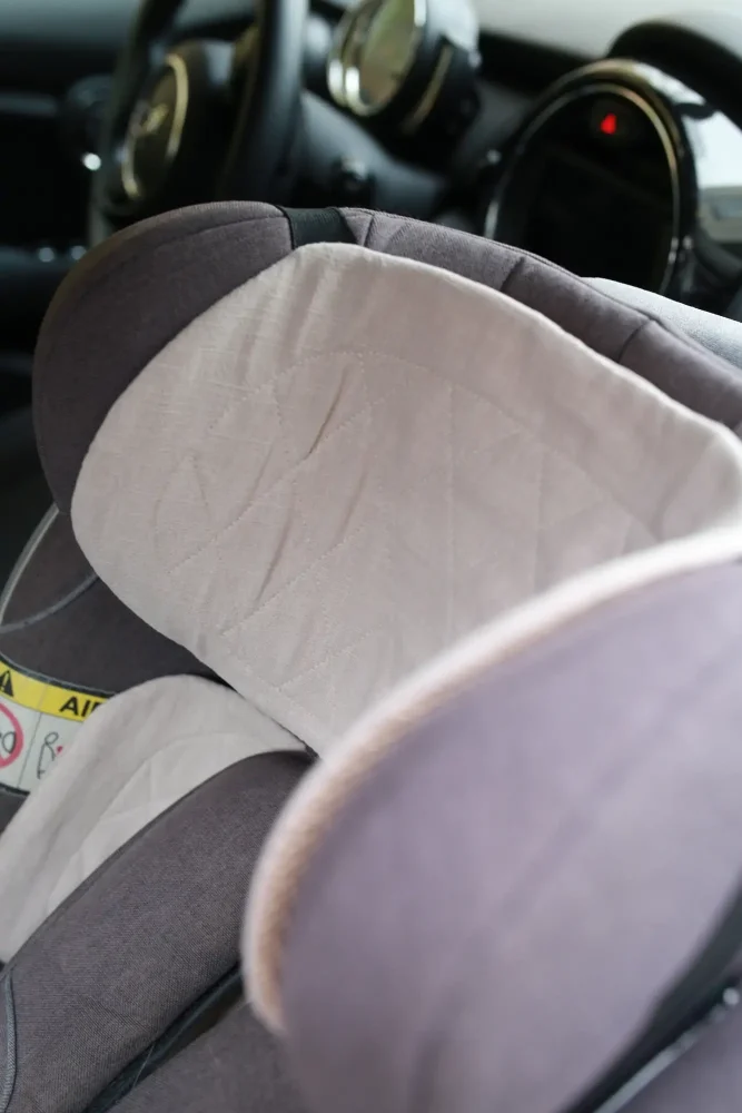 BabyLy Insert antitranspiratie din in pentru scaun auto design 3D respirabil