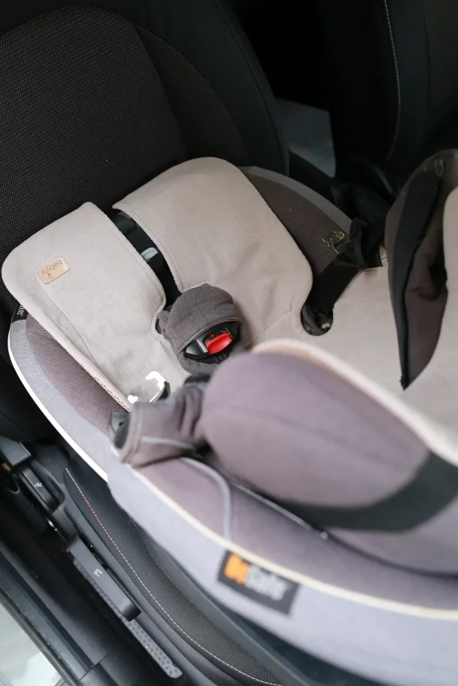 BabyLy Insert antitranspiratie din in pentru scaun auto design 3D respirabil