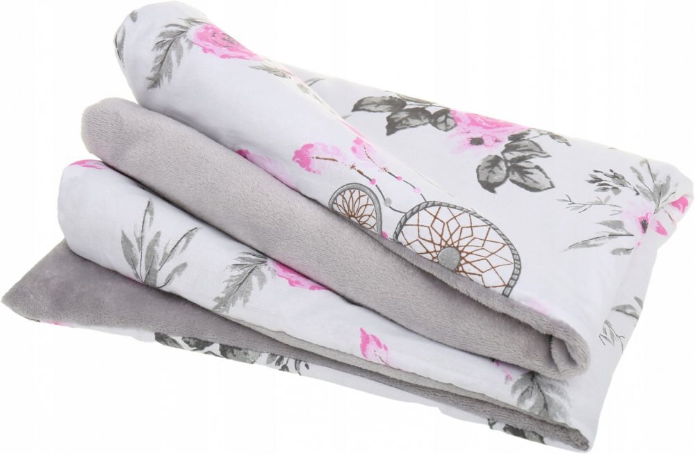 BabyMam Paturica pentru copii flowers realizata cu doua fete din bumbac si din plus pufos dimensiune 75 x 50 cm