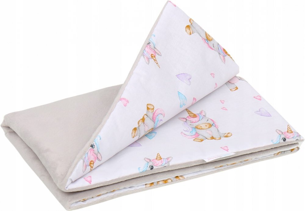 BabyMam Paturica pentru copii Pink Unicorn realizata cu doua fete din bumbac si din plus pufos dimensiune 75 x 50 cm