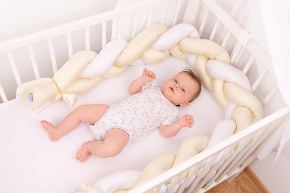 BABYMATEX Protectie laterala din bumbac Bumper impletit The Braid Beige 2 m inaltime 16 cm material exterior din bumbac satinat umplutura antialergica din fibre siliconateantialergica din fibre siliconate