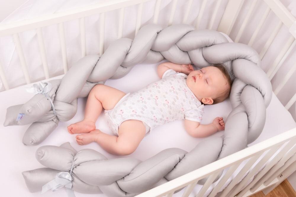 BABYMATEX Protectie laterala din bumbac Bumper impletit The Braid Grey 2 m inaltime 16 cm material exterior din bumbac satinat umplutura antialergica din fibre siliconate