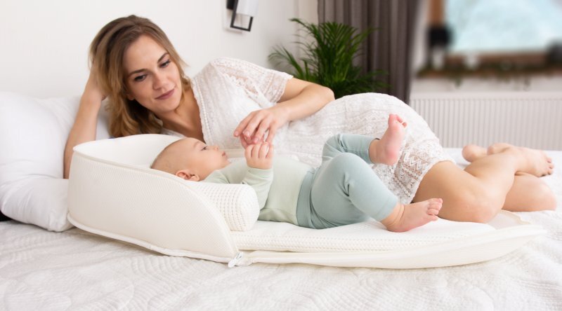 BABYMATEX Salteluta pozitionator Travel Nest White