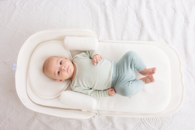 BABYMATEX Salteluta pozitionator Travel Nest White