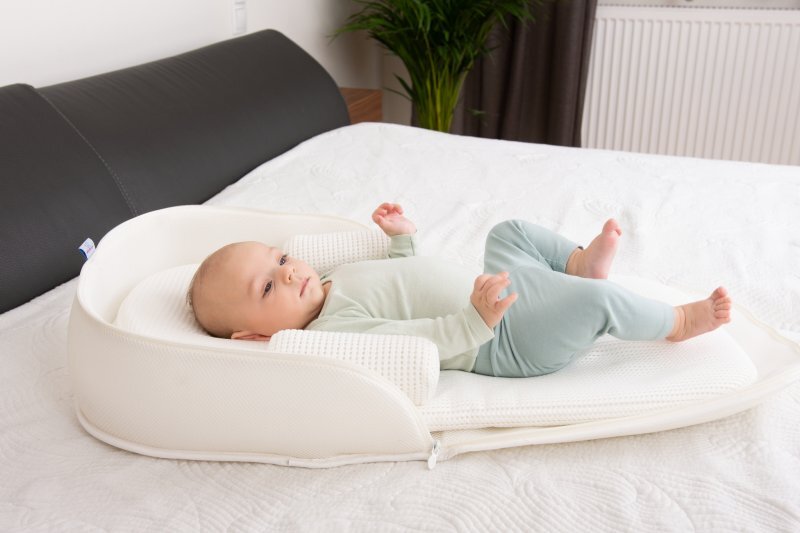 BABYMATEX Salteluta pozitionator Travel Nest White