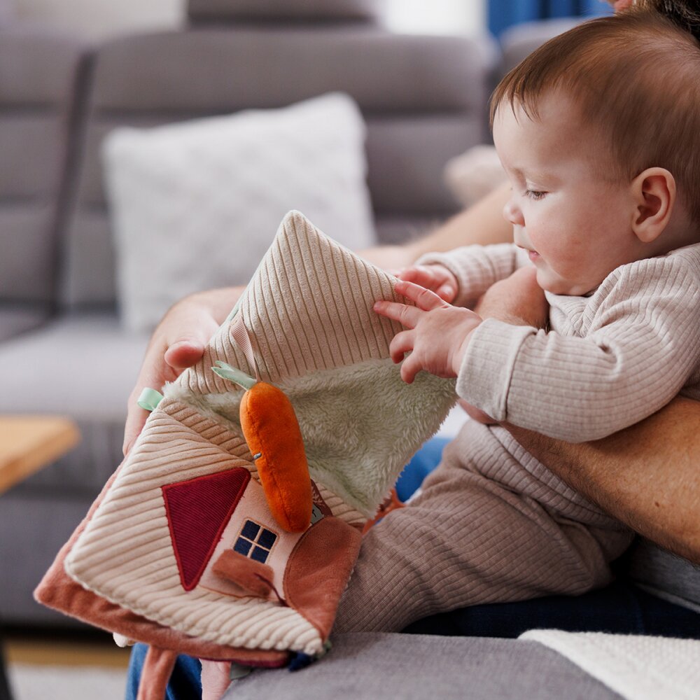 BABYONO Carte senzoriala pentru copii Iepurasul Karo