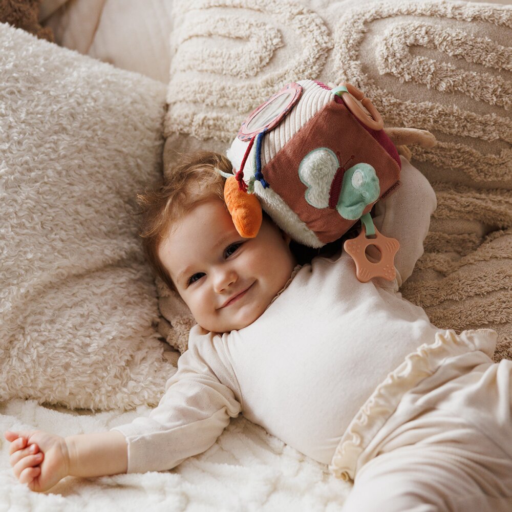 BABYONO Cub senzorial din plus cu activitati Iepurasul Karo