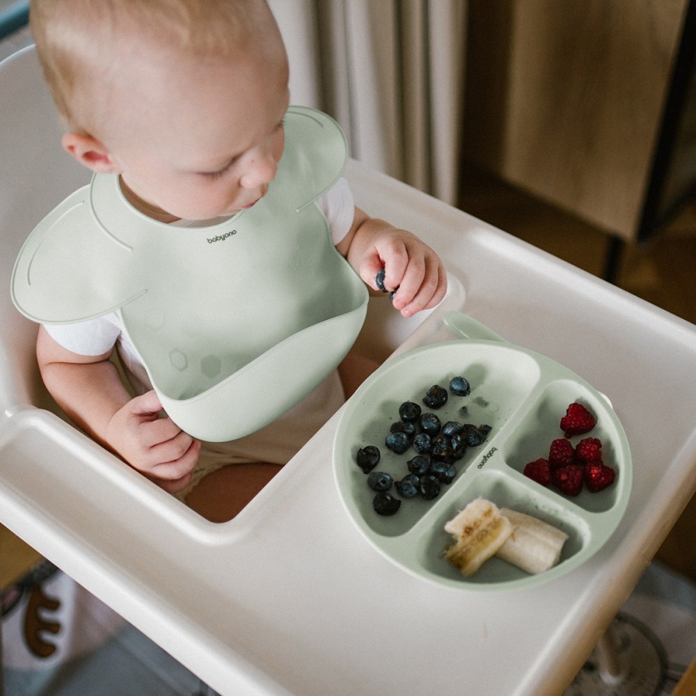BABYONO Farfurie din silicon cu ventuza pentru copii verde