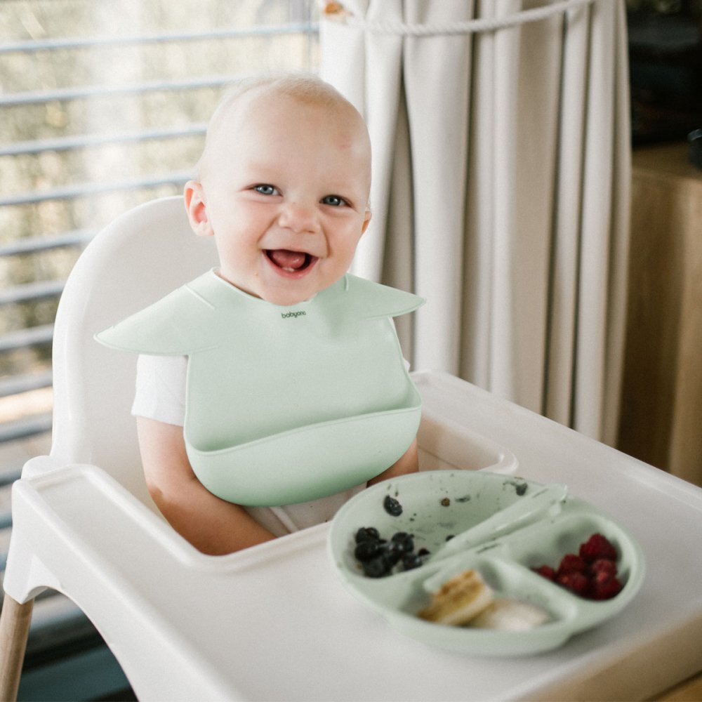 BABYONO Farfurie din silicon cu ventuza pentru copii verde