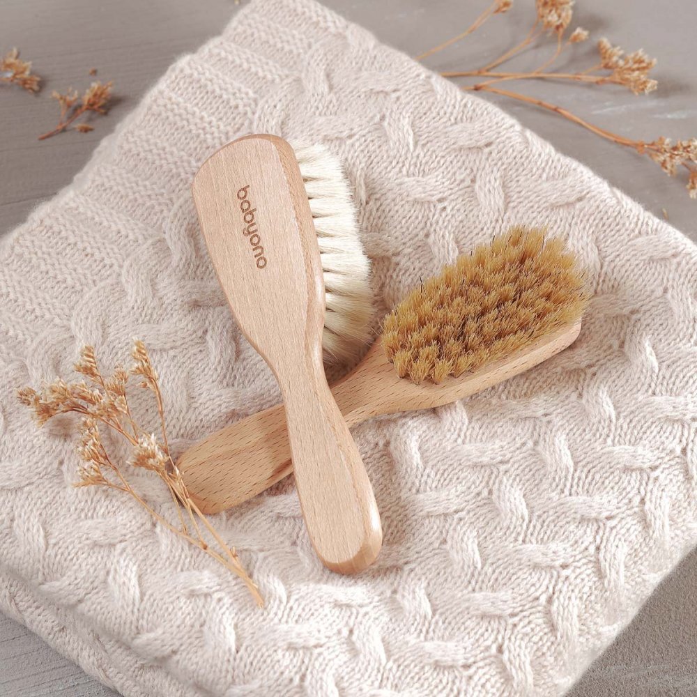 BABYONO Perie pentru bebelusi din lemn cu peri naturali