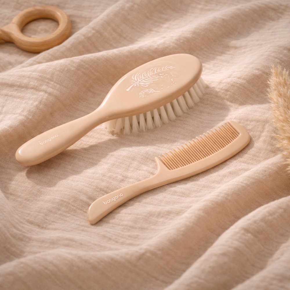 BABYONO Set perie cu peri moi si pieptene Bej