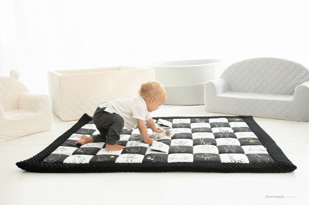 BabySteps Covor de joaca termoizolant cu activitati senzoriale 120x140cm Contrast