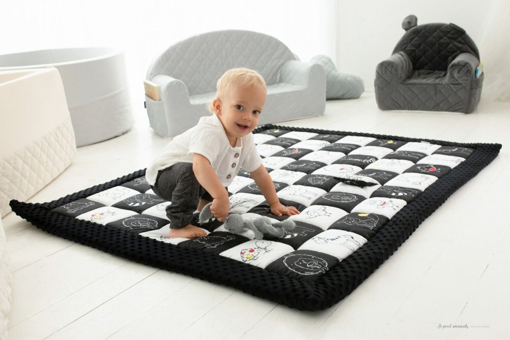 BabySteps Covor de joaca termoizolant cu activitati senzoriale 120x140cm Contrast