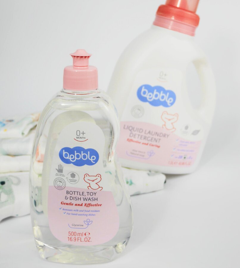 Bebble Detergent lichid de rufe pentru bebelusi si copii 1300mlpotrivit pentru piele sensibilatestat dermatologic100 biodegradabilcu extract de aloe vera si sapun natural