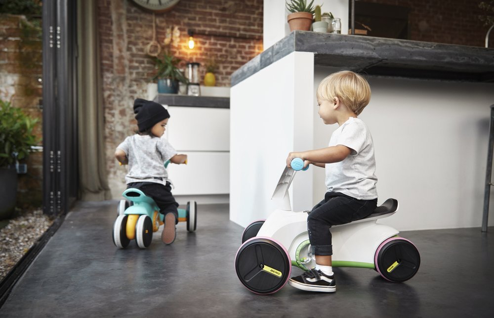 BERG TOYS Ride-On Kart pentru copii fara pedale Berg Go T Multicolor recomandat copiilor cu varsta intre 10-30 luni