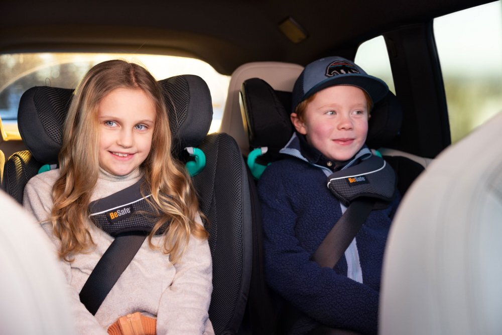 BESAFE Scaun auto Flex Fix 2 Negru i-Size