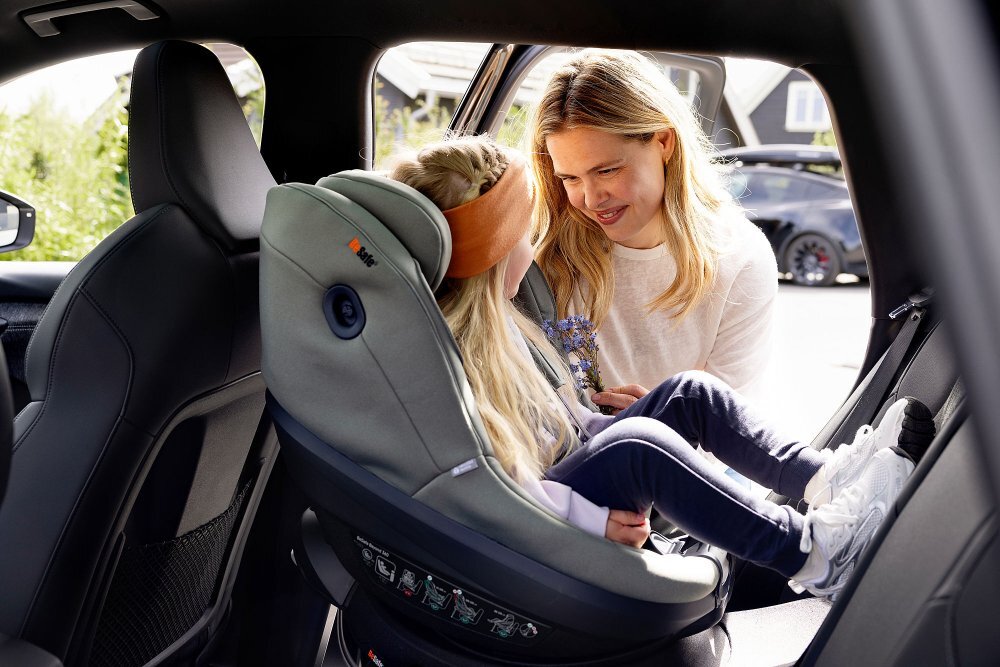 BESAFE Scaun auto pentru copii Beyond 360 Peak Mesh i-size tetiera reglabila spatar reglabil SPS