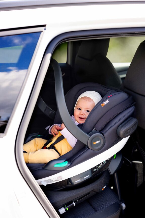 BESAFE Scoica pentru copii Go Beyond Negru SoftBreeze i-size tetiera reglabila 40-87 cm certificare ADAC