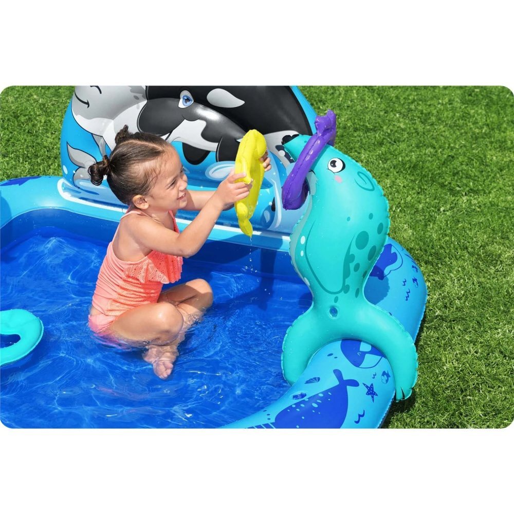 BESTWAY Piscina gonflabila pentru copii Polar Pals 134x131x73 cm cu jucarii gonflabile incluse Material PVC rezistent Capacitate 84 litri Patch reparatie inclus