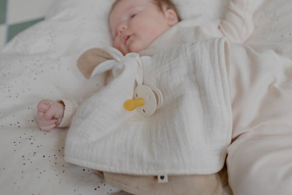 BIBS Paturica cu urechiuse Kangaroo ivory