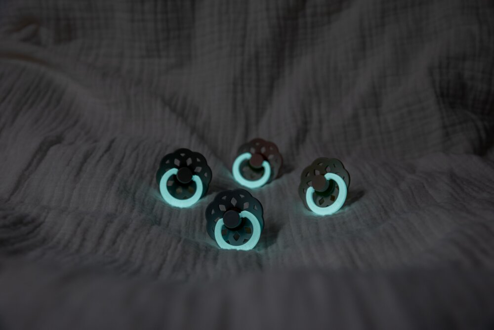BIBS Set 2 suzete fosforescente Colour Glow Latex tetina rotunda 18 luni + BlushVanilla