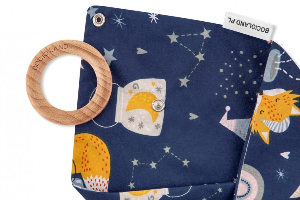 Bocioland Bavetica tip bandana Fox cu inel de dentitierealizata din bumbac 100fixare cu capse