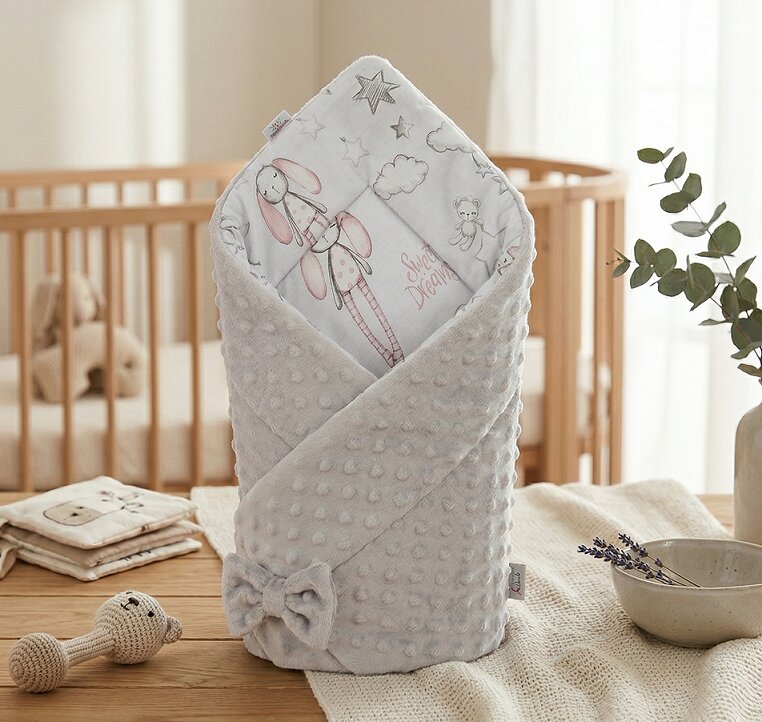 Bocioland Paturica multifunctionala de infasat bebelusi Minky Sleeping Bunny 80x80 cm cu 2 fete din bumbac 100 fixare cu fundita asortata