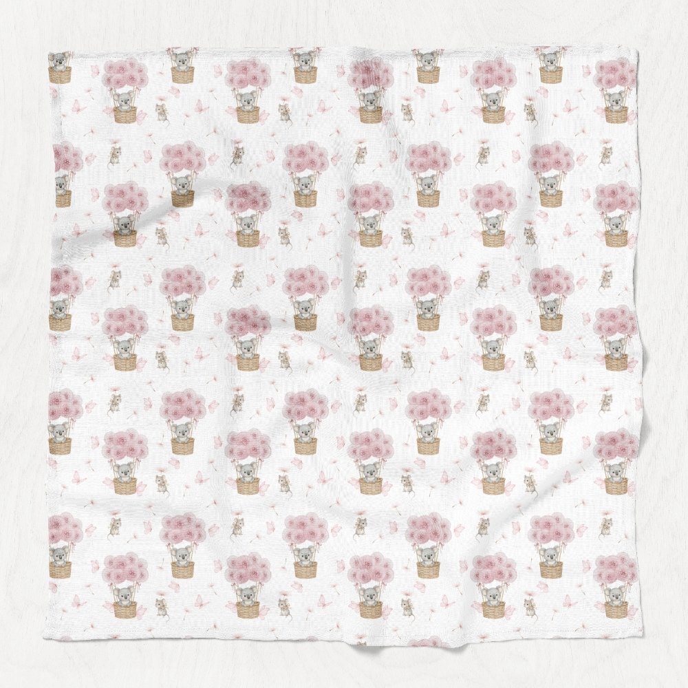 Bocioland Paturica mutifunctionala Koala Pink 110x110 cm tesatura din fibre de bambus super absorbant suprafata catifelata utilizare caruciorpatutscaun automaterial respirabil certificat OEKO-TEX