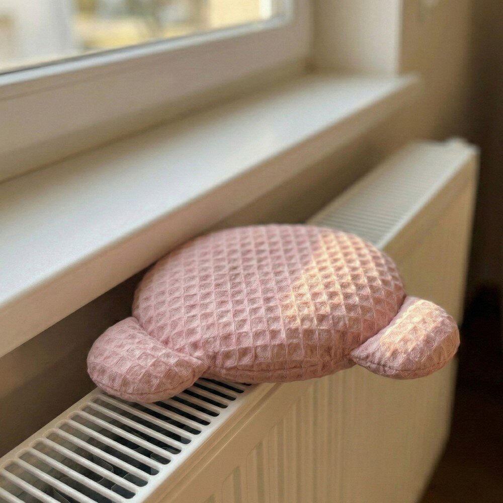 Bocioland Pernuta anticolici cu samburi de cirese si lavanda Teddy Roz diametru 14 cmhusa din bumbac 100 cu textura waffle utilizare rececald