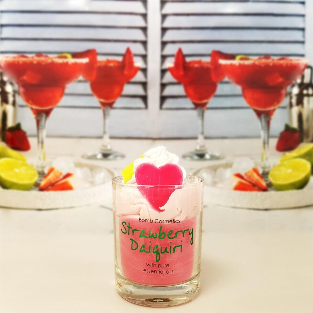 Bomb Cosmetics Lumanare parfumata 160g Strawberry Daiquiri Piped Candle