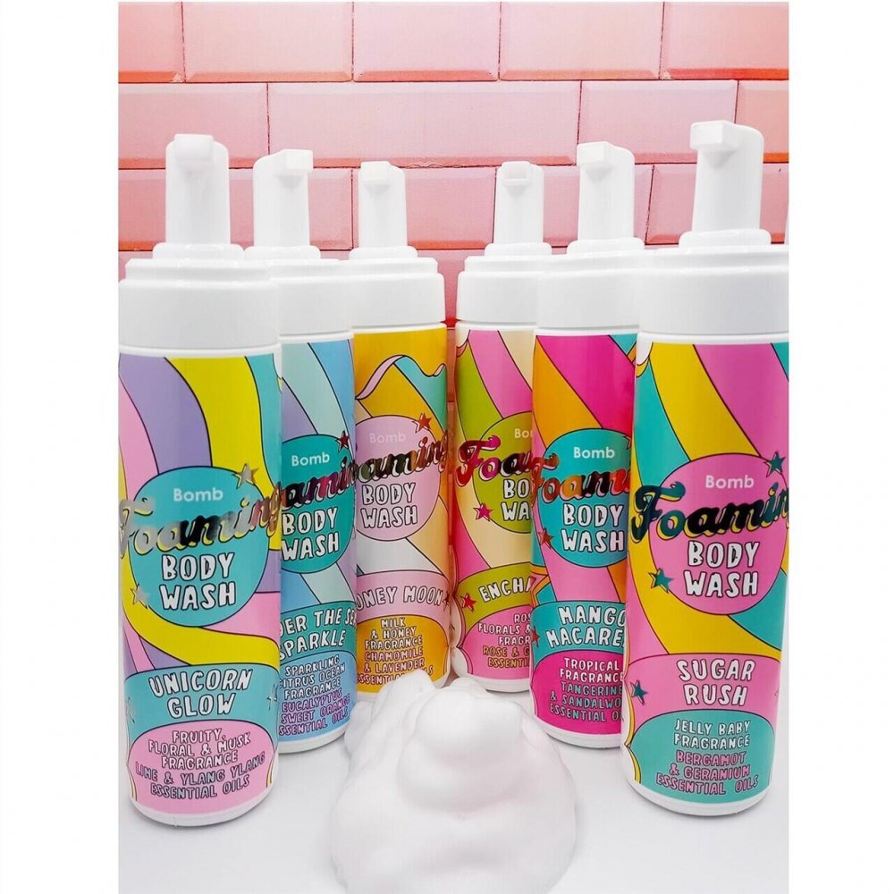 Bomb Cosmetics Spuma de dus Enchanted Shower Foam 250g