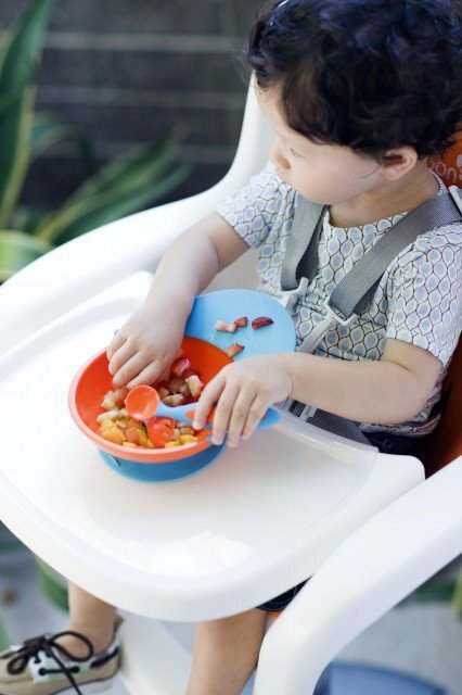 BOON Castron cu ventuza si sistem antistropire vernil+navy Catch Bowl