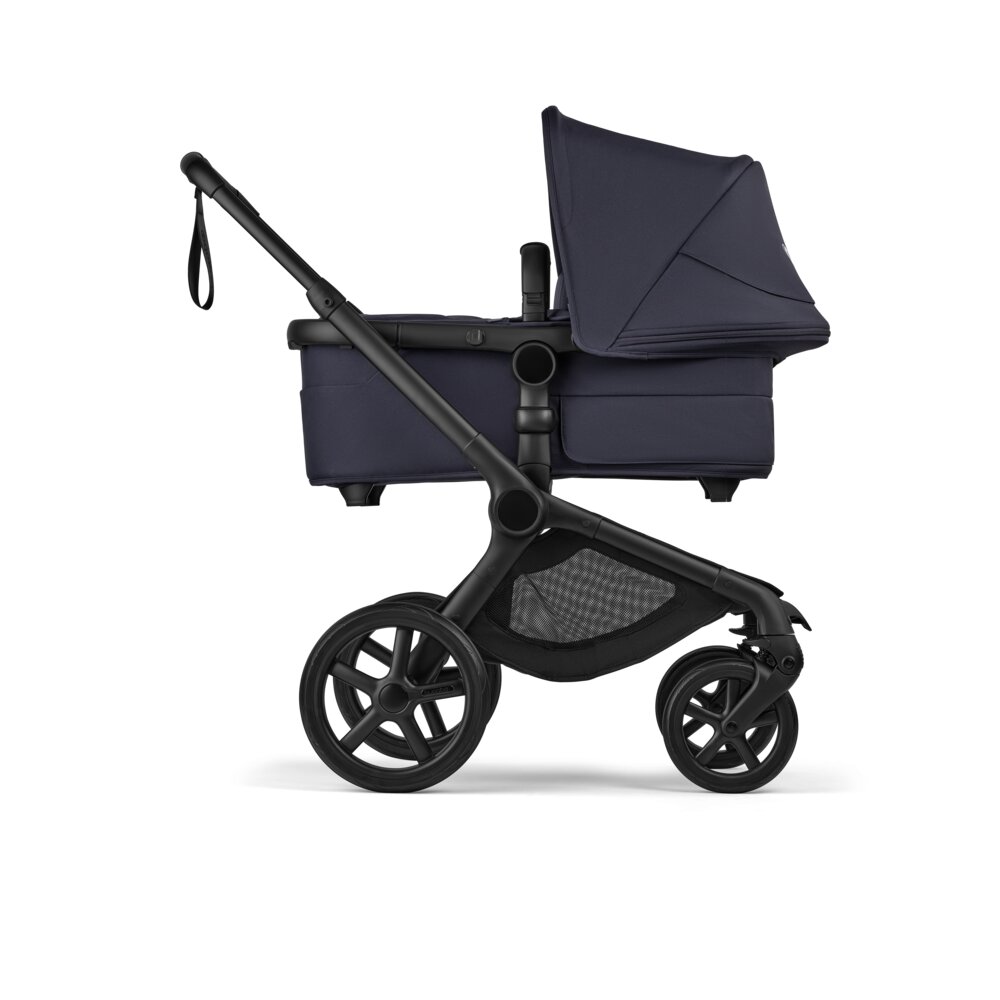 Bugaboo Carucior 2 in 1 Fox 5 Renew Black Deep Indigo cu maner reglabil reversibil suspensii cadru din aluminiu