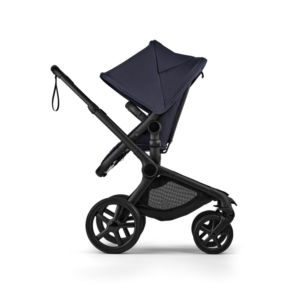 Bugaboo Carucior 2 in 1 Fox 5 Renew Black Deep Indigo cu maner reglabil reversibil suspensii cadru din aluminiu