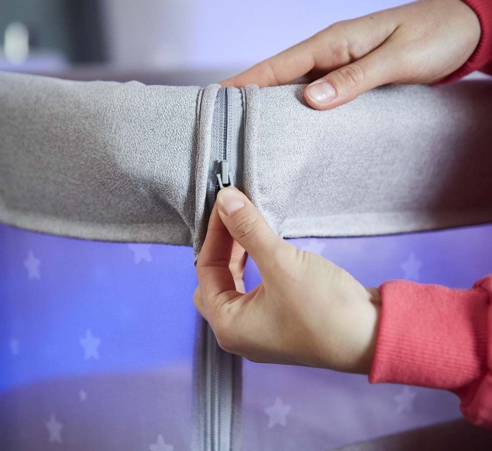 CAM Patut Cullami Gri co-sleeper 2 in 1 cu laterala culisanta reglabil in 8 pozitii pe inaltime 2 roti cu frana standard European EN1130 EN16890