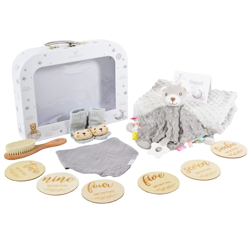 CANGAROO Set cadou 6in1 pentru nou nascut Bearly Gri cu paturica dubla 100x80cmjucarie atasamentsosetebavetaperie cu peri naturali si cartonase etape crestere in cutie cadou cu felicitare