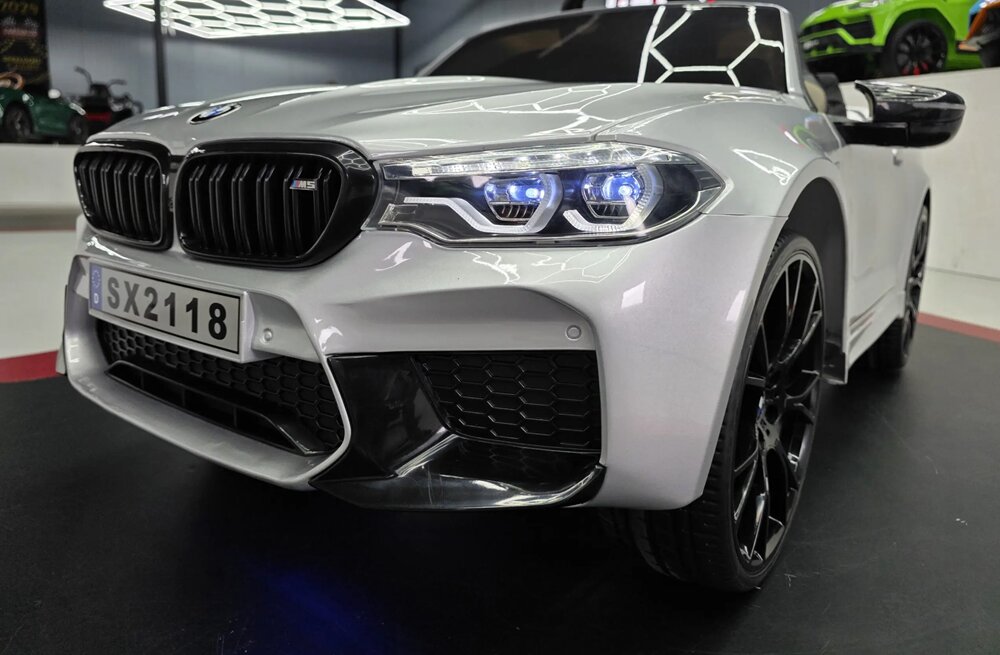 Cars4Kids Masinuta electrica pentru copii BMW M5 Gri Metalic 24V licenta oficiala telecomanda 2.4G scaun din piele