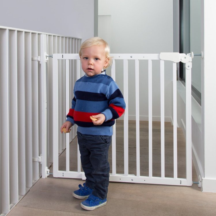 Childhome Poarta de siguranta lemn Maestro 73.5-104 cm alb