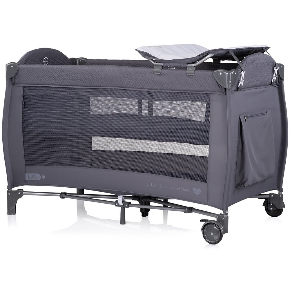 CHIPOLINO Patut pliabil Bella Anthracite cu doua nivele intrare laterala cu fermoar 2 roti cu frane saltea de infasat carusel muzical geanta pentru transport buzunar si organizator accesorii
