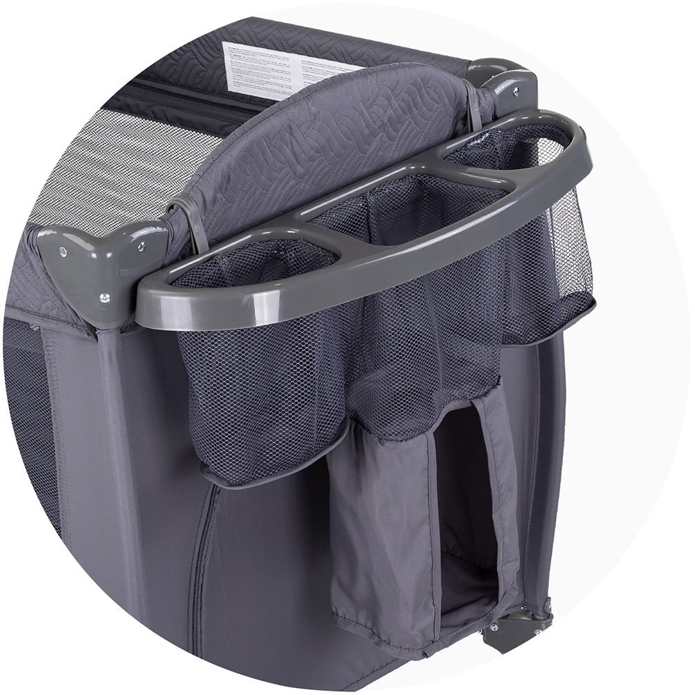CHIPOLINO Patut pliabil Bella Anthracite cu doua nivele intrare laterala cu fermoar 2 roti cu frane saltea de infasat carusel muzical geanta pentru transport buzunar si organizator accesorii