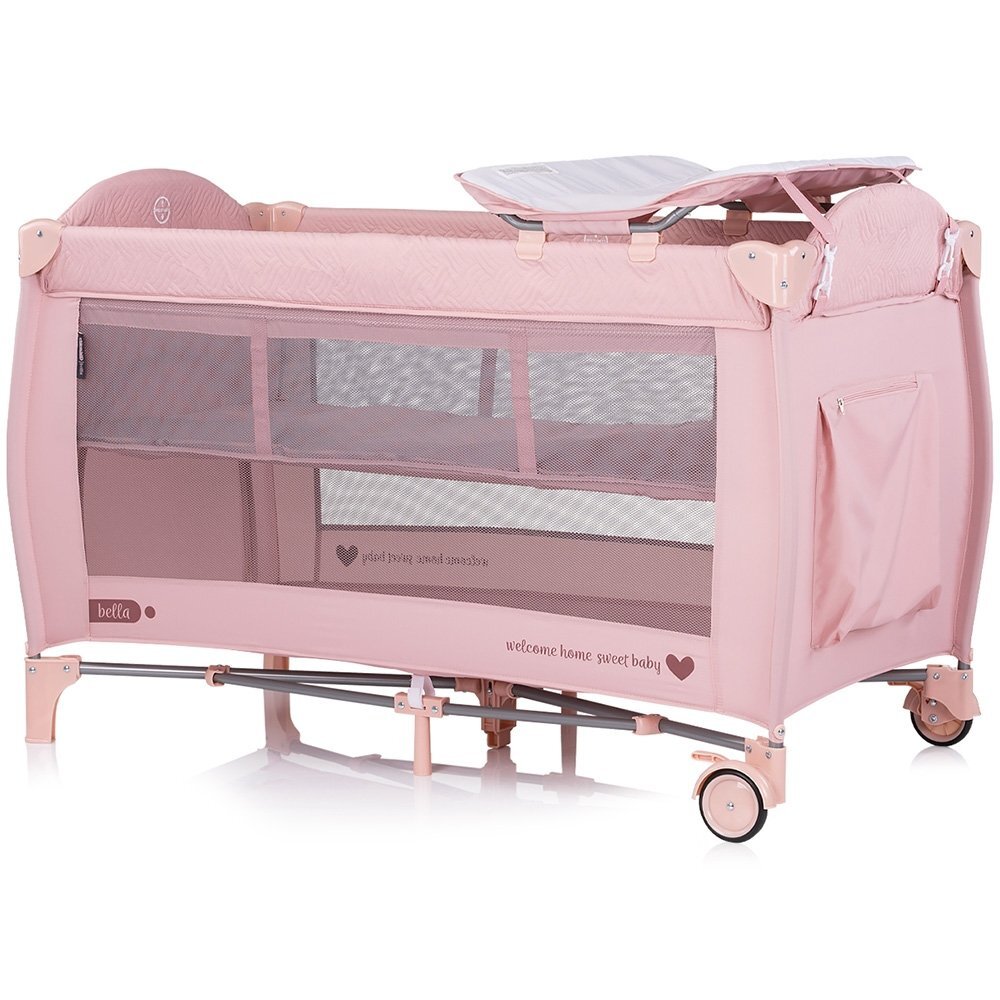 CHIPOLINO Patut pliabil Bella Pink Marshmallow cu doua nivele intrare laterala cu fermoar 2 roti cu frane saltea de infasat carusel muzical geanta pentru transport buzunar si organizator accesorii