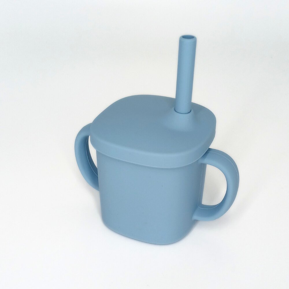 Coccorito Cana cu pai si capac din silicon Blue 180 ml