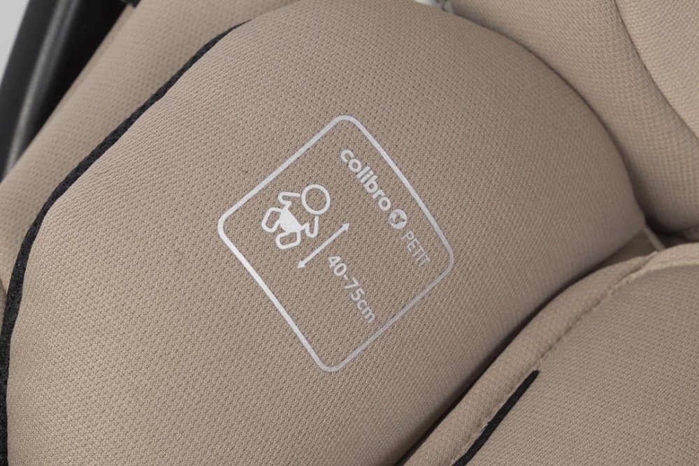 Colibro Scoica auto Petit i-Size omologata R129 cu tetiera reglabila copertina ajustabila maner de transport ajustabil pentru copii intre 40-87 cm sau 0-13 kg Camel