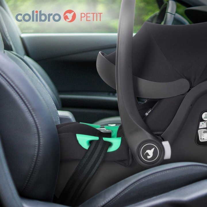 Colibro Scoica auto Petit i-Size omologata R129 cu tetiera reglabila copertina ajustabila maner de transport ajustabil pentru copii intre 40-87 cm sau 0-13 kg Onyx