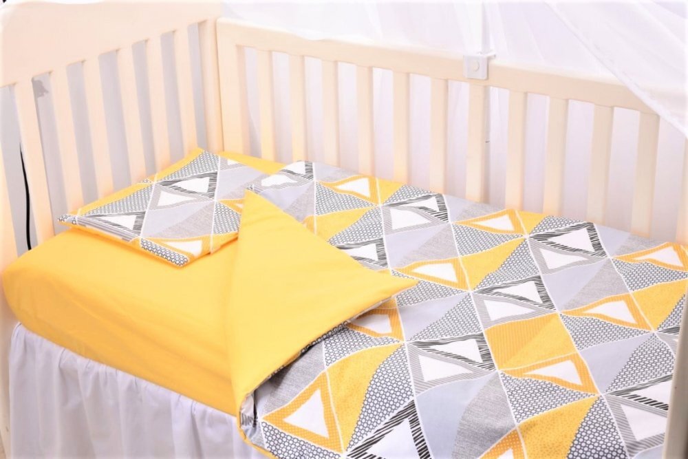 Confort Family Set complet 7 piese lenjerie si aparatori patut 120x60 cm din bumbac model forme geometrice