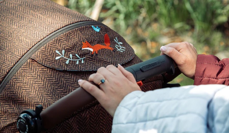 COSATTO Carucior pentru copii Woosh Trail Foxford Hall 0-25 kg Sistem Troller Material Ecologic Suport pahar Husa de ploaie