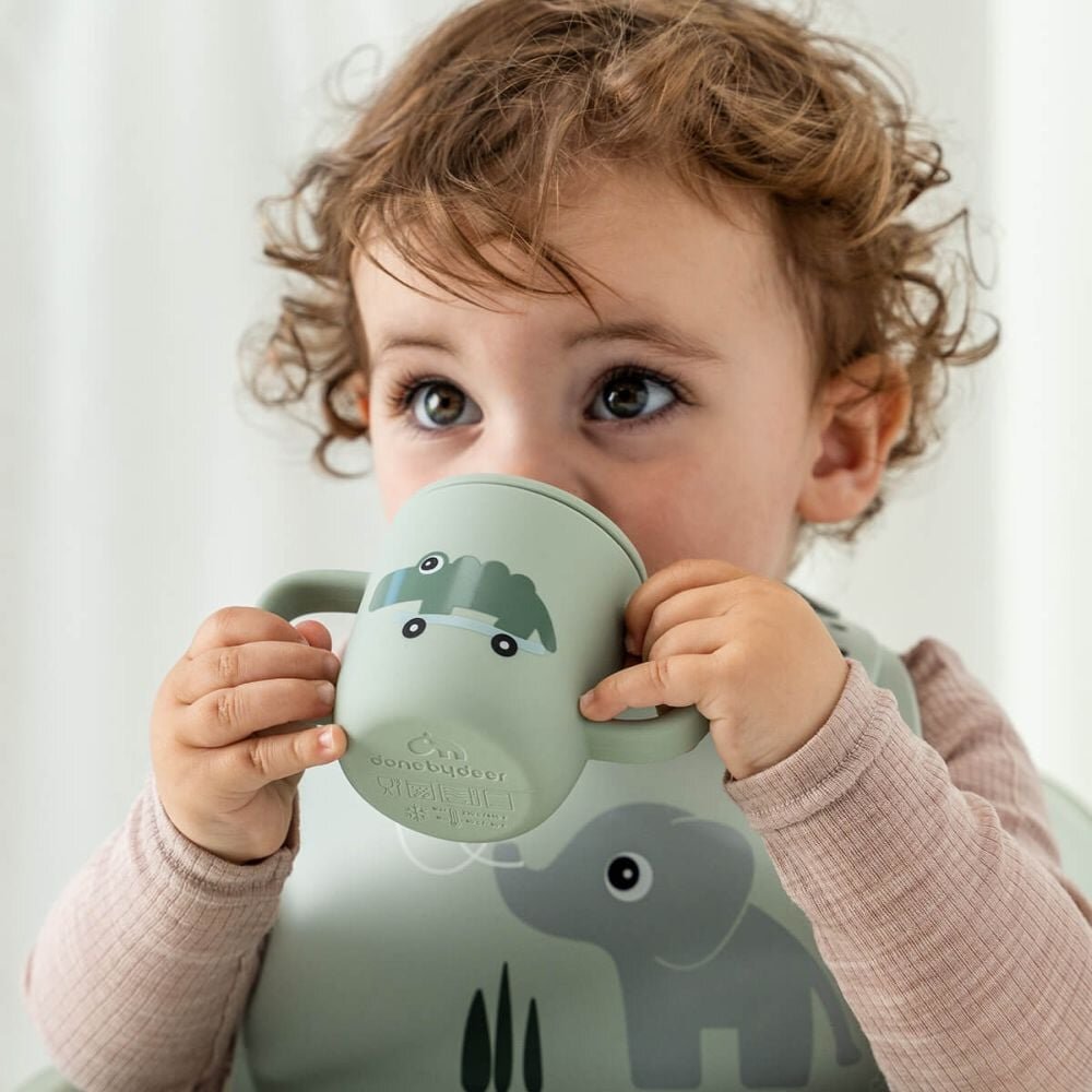 Done by Deer Cana de antrenament din silicon cu doua manere Playground green 120 ml