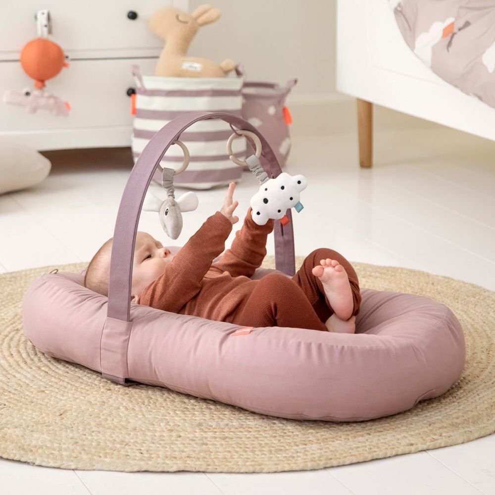 Done by Deer Set 2 jucarii de activitati pentru agatat Happy Clouds Sand