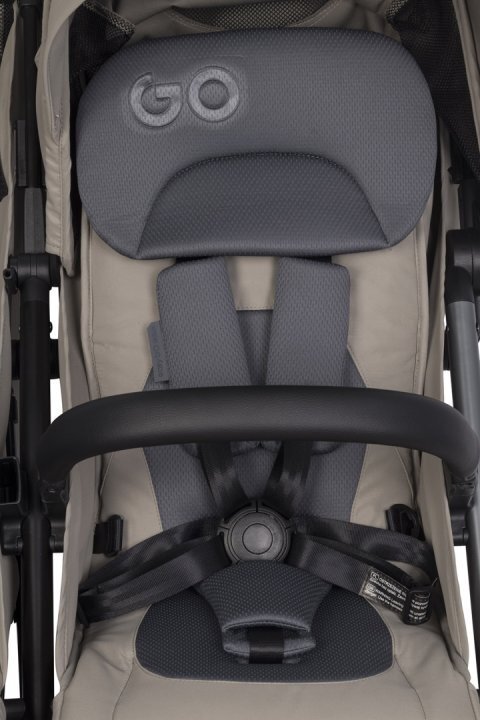 easyGO Carucior pentru gemeni Echo ultrapliabil cu suspensii spatar si suport picioare reglabile usor si manevrabil omologat EN1888 accesorii incluse Savana Beige